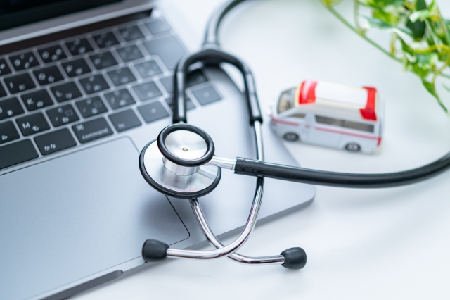 自由診療のクリニックに電子カルテは必要?