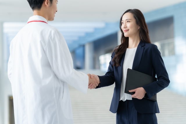 クリニックの外観をおしゃれに施工する業者の選び方