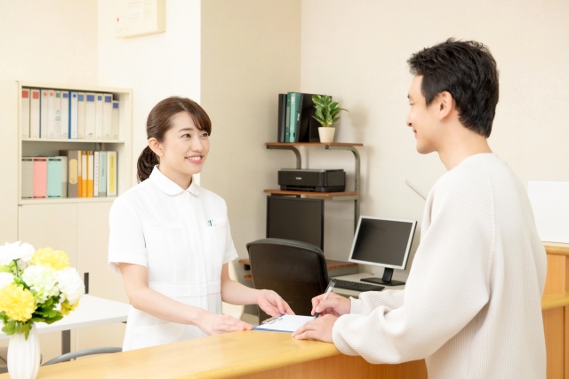 スタッフにとって働きやすい受付の内装デザイン