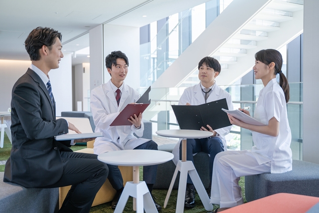 クリニックで電子カルテを導入後の研修方法