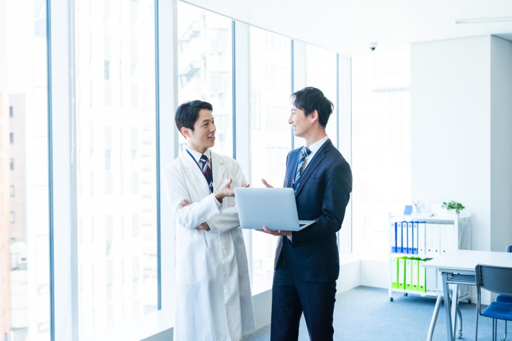 医師以外がクリニック開業に関与する主な形