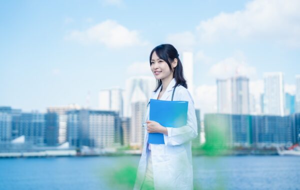 訪問診療の開業に必要な備品とは？必須アイテムや導入方法などを解説